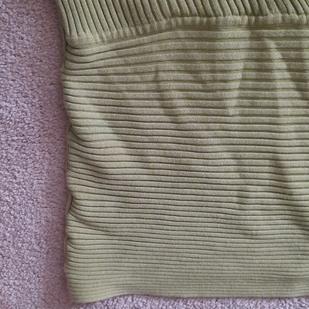 Sweater - Picture 4 of 6